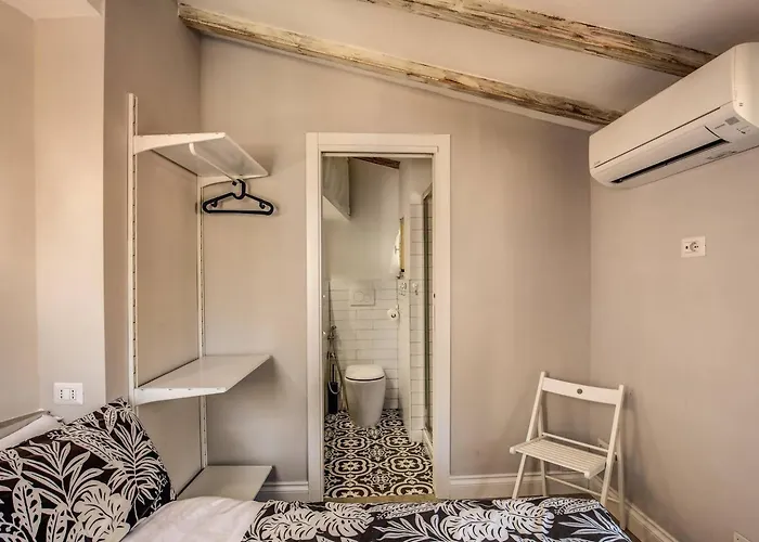 Attic With Terrace By Trevi Fountain Apartment *