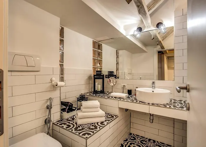 Attic With Terrace By Trevi Fountain *