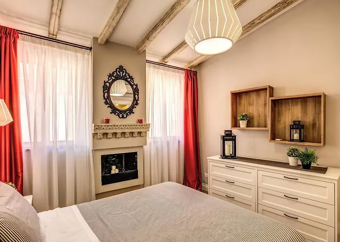 Attic With Terrace By Trevi Fountain Apartment Rom