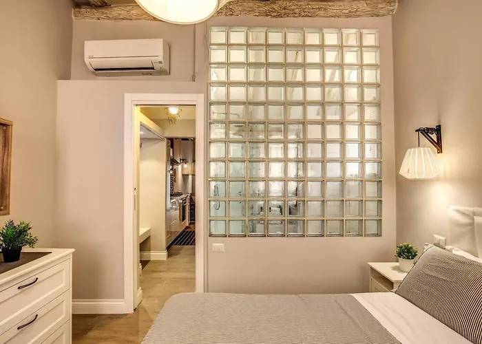 Attic With Terrace By Trevi Fountain Rom
